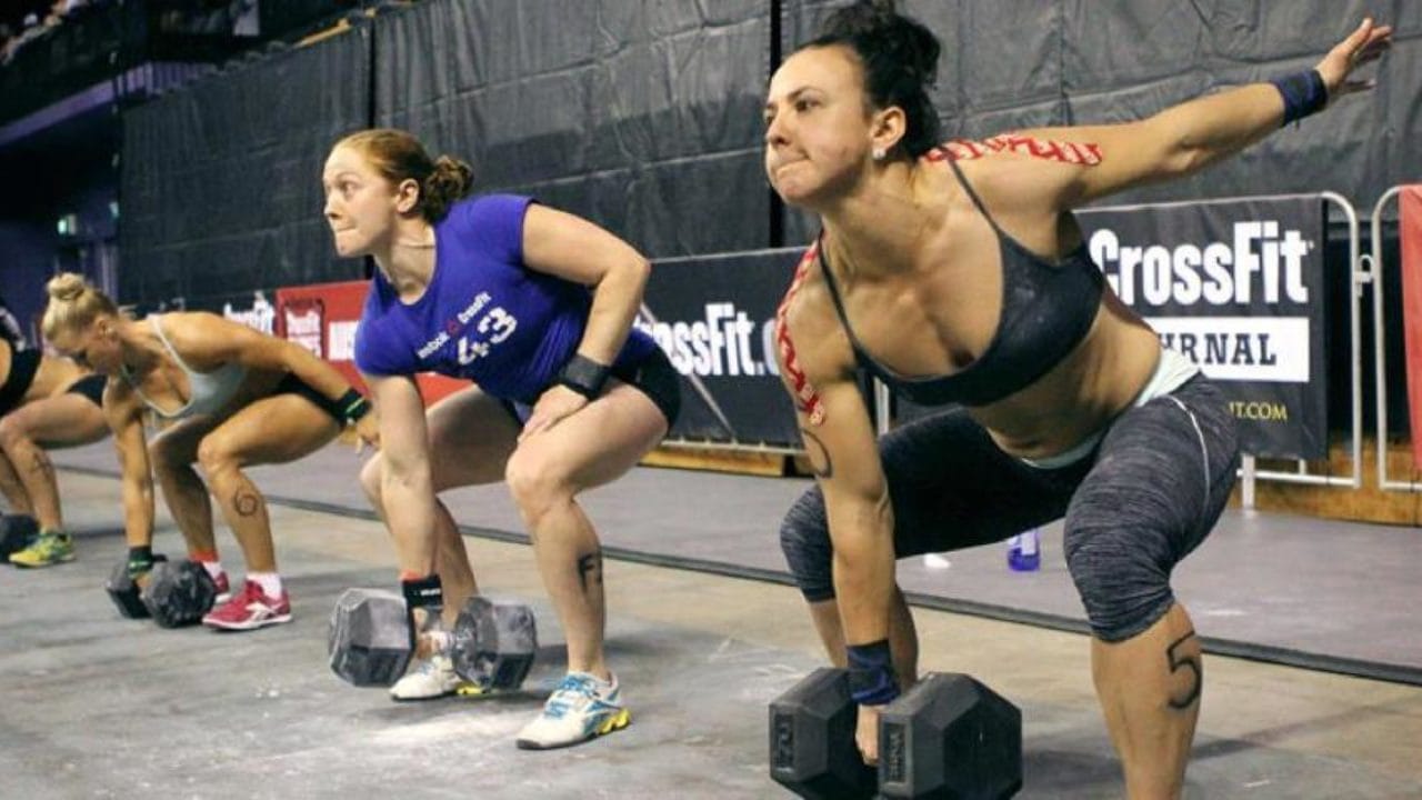 crossfit-girls-dumbbell-snatch